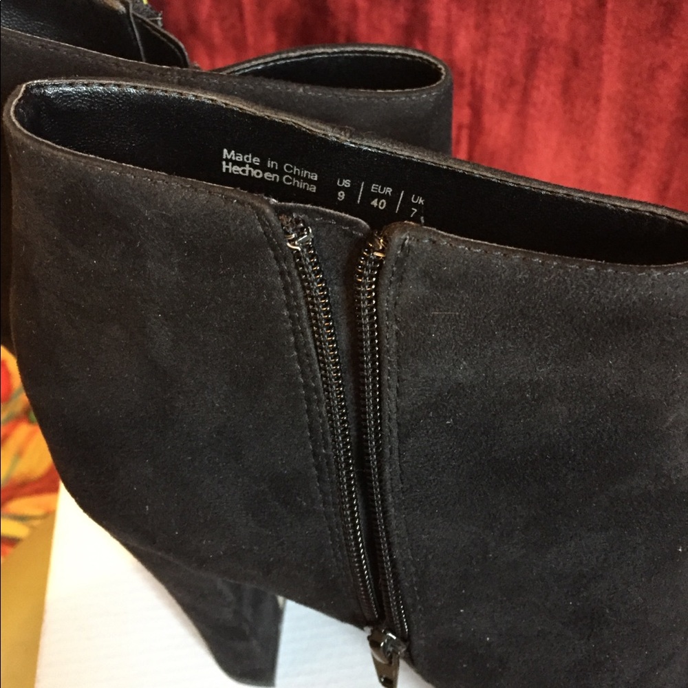 Call It Spring Black ankle boots with Gold Heels - Picture 8 of 8